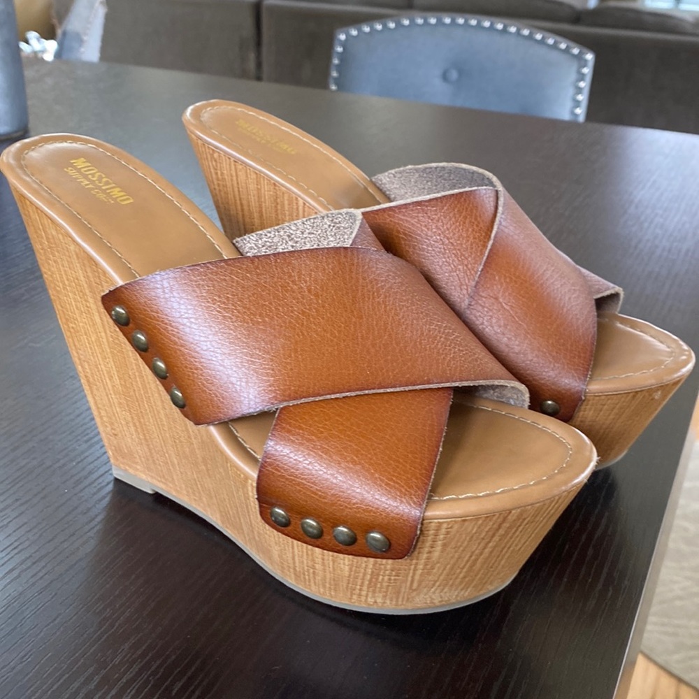 New without box Mossimo Platform Wedge Stud Detail